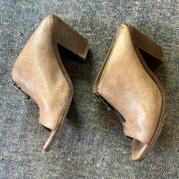 Frye Izzy Zip Moto Mule in Fawn - Picture 9 of 9
